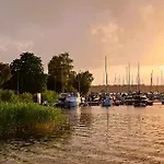 Apartment Marina Iii - Widok Na Jezioro, Podziemny Garaz, Winda, Klimatyzacja, Wanna I Prysznic, 2 Lazienki, Lux
