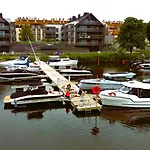 Marina Iii - Widok Na Jezioro, Podziemny Garaz, Winda, Klimatyzacja, Wanna I Prysznic, 2 Lazienki, Lux Apartment Ostroda