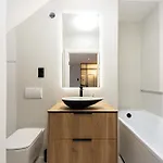 Marina Iii - Widok Na Jezioro, Podziemny Garaz, Winda, Klimatyzacja, Wanna I Prysznic, 2 Lazienki, Lux