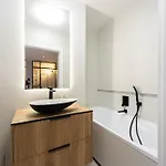 Apartment Marina Iii - Widok Na Jezioro, Podziemny Garaz, Winda, Klimatyzacja, Wanna I Prysznic, 2 Lazienki, Lux