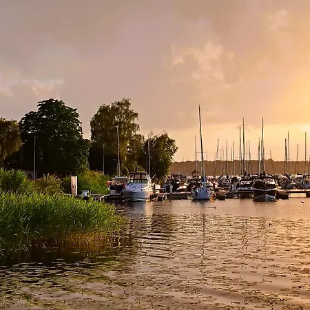 Lägenhet Marina Iii - Widok Na Jezioro, Podziemny Garaz, Winda, Klimatyzacja, Wanna I Prysznic, 2 Lazienki, Lux