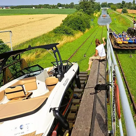 Marina Iii - Widok Na Jezioro, Podziemny Garaz, Winda, Klimatyzacja, Wanna I Prysznic, 2 Lazienki, Lux Ostróda