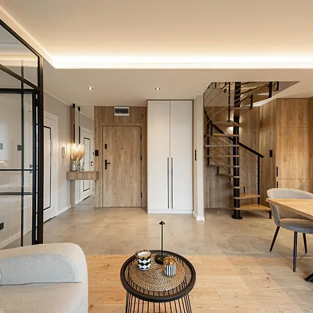 Apartment Marina Iii - Widok Na Jezioro, Podziemny Garaz, Winda, Klimatyzacja, Wanna I Prysznic, 2 Lazienki, Lux Ostroda
