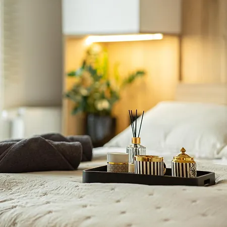 Lägenhet Marina Iii - Widok Na Jezioro, Podziemny Garaz, Winda, Klimatyzacja, Wanna I Prysznic, 2 Lazienki, Lux